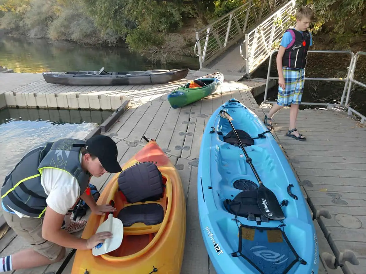 sit-in-versus-sit-on-kayaks